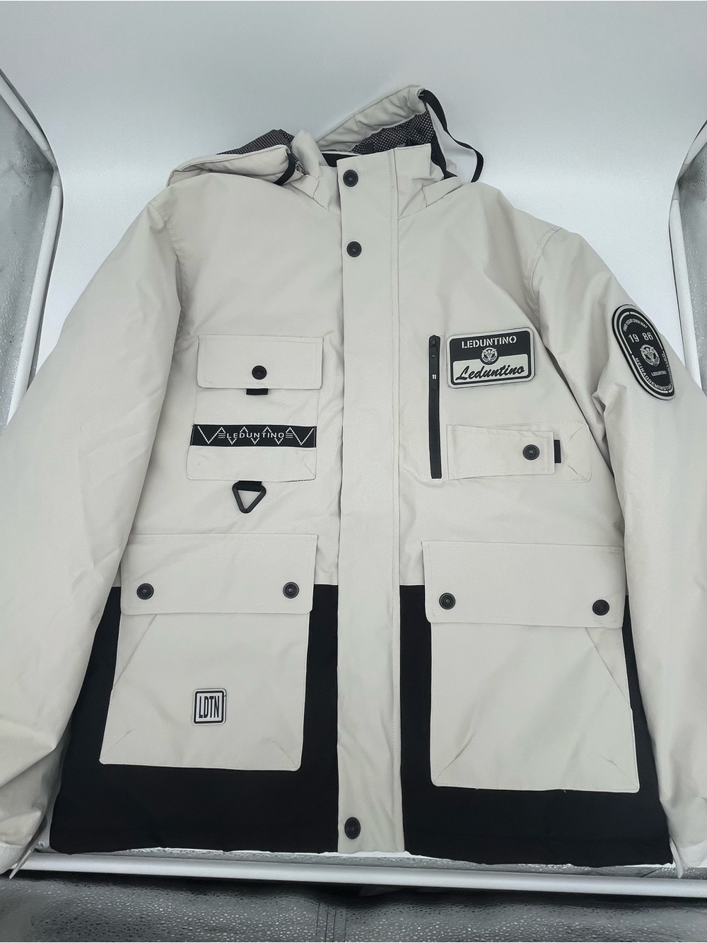 Ski Snowboarding Men’s Jacket Size US Large